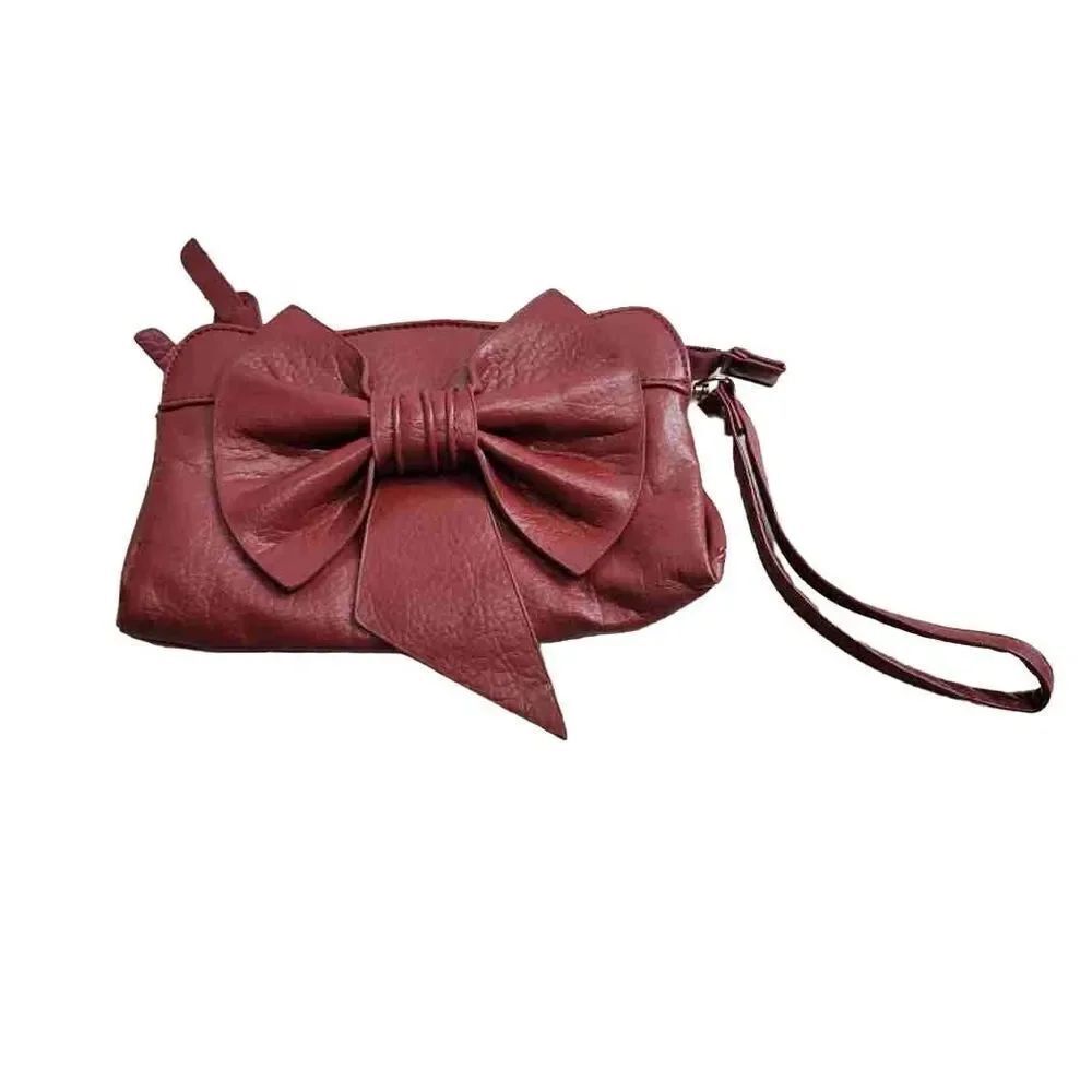 Cute red clutchโwith bowโ9x5"